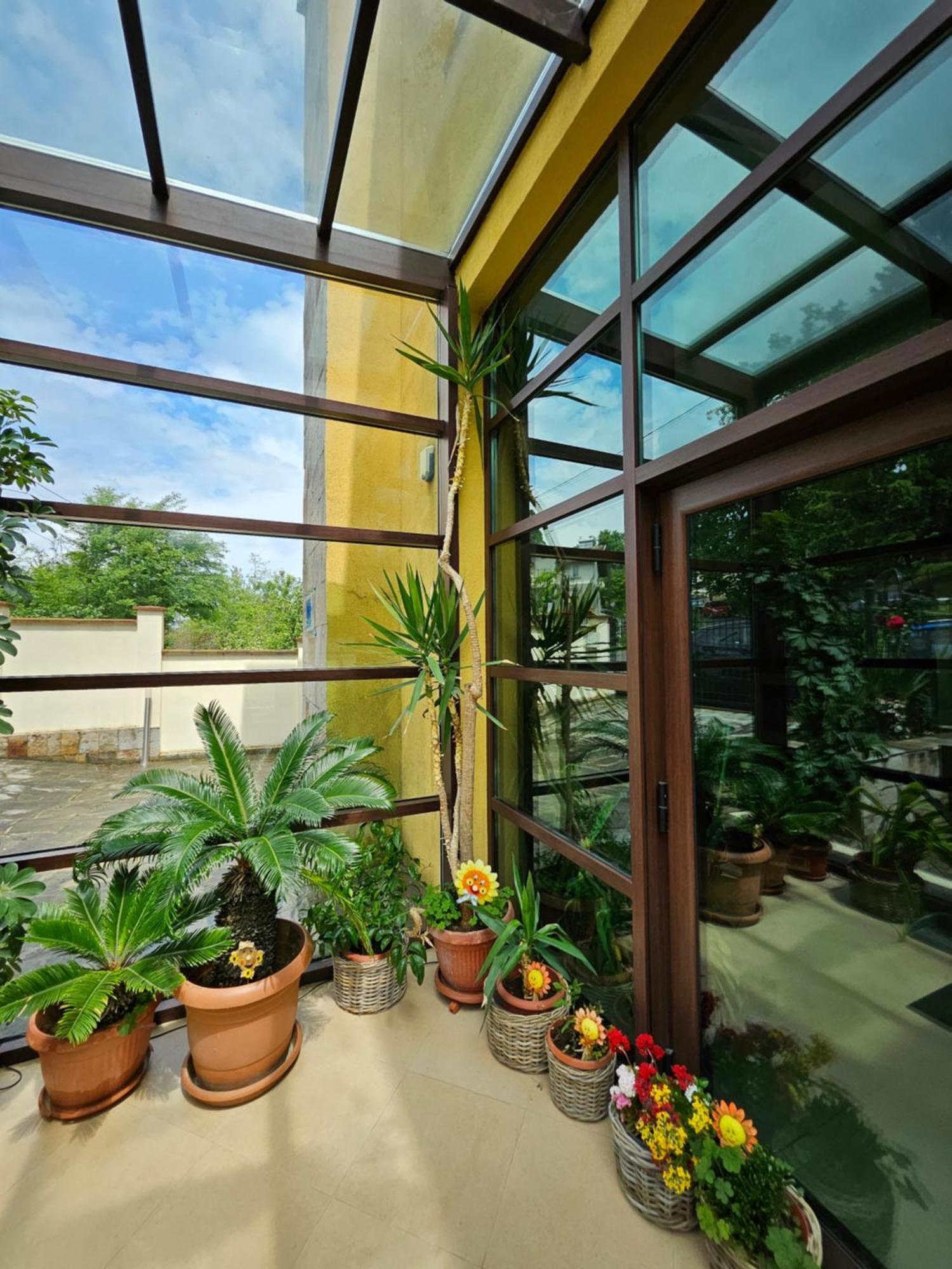 Family Hotel Komhotel Berkovitsa Extérieur photo